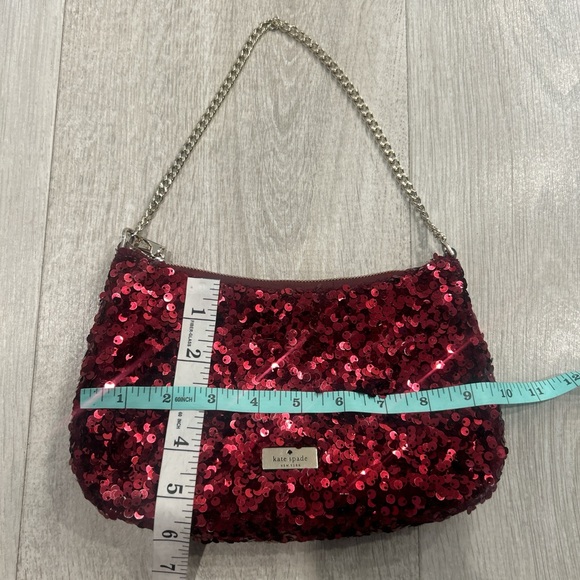 Red sequin Kate Spade shoulder bag. - Picture 5 of 11